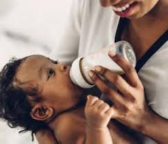 Coffret d’alimentation bébé en silicone – pratique et complet
